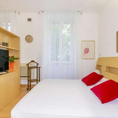 Apartment Via Porcari Rome